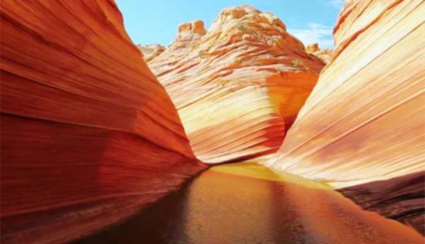 <br><b>ARZONA DALGASI-ABD</b></br>  Arizona'daki esiz kumta kayalarna sadece yryerek ulalabiliyor.