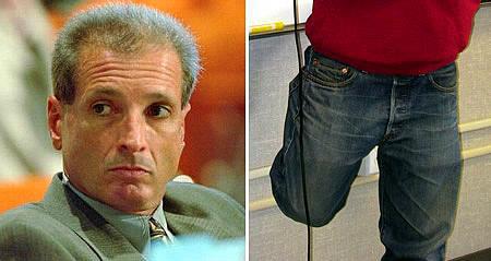 <p><b>Hastann yanl bacan kestiler</b></p>  Zamannn en ok konuulan haberlerinden biri de Florida Tampa'l doktorun ubat 1995'te ameliyat srasnda yanllkla, 52 yandaki hastas Willie King'in yanl bacan kesmesiydi. Operasyon yaplmadan nce de ilemler srasnda birok zincirleme hatann yapld ortaya kt. Cerrahn ekibi yaplan bu hatay fark ettiinde artk i iten gemiti; nk hastann baca oktan kesilmiti bile. Bu hatadan sonra cerrahn lisans 6 ay boyunca askya alnd ve 10.000 dolar cezaya arptrld. Bu operasyonun gerekletii Tampa'daki Kolombiya niversitesi Hastanesi ise King'e 900.000 dolar dedi ve bu operasyonu yapan cerrah da 250.000 dolar ceza demek zorunda kald.