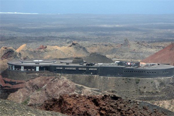 <br><b>El Diablo Restaurant - Teguise, spanya</b></br>  Bu restoranda barbek, restorann altnda bulunan aktif volkann ssyla yaplyor.