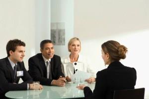 <p><b>9. Pazarlk Masas: Tehditler e Yaramaz</b></p>  Neyse ki, bireylerin davranlar, gruplarn davransal 'norm'larndan daha az yanltc ve daha az iddetli. Bireyler ve gruplar arasndaki diplomasi sahasnda, insanlar dierlerinden istedikleri ya da ihtiya duyduklar imtiyaz almaya alrlar. Genellikle mbadele etmekten vazgemezler. Aratrmaclar Morgan Deutsch ve Robert Krauss 1962'de insanlar arasndaki anlama sanatna ilikin iki faktr incelediler: iletiim ve tehtid.    <p>Ekonomiyle ilgili bu kark deney sonucunda, ister tek tarafl ister iki tarafl koalisyonlarda karlkl ilikiler kurmann her grup iin daha yararl olduu bulundu. Kapitalist rekabetiler iin tam olarak heyecan verici bir durum olmasa da u anki ekonomik durumda iyileme sreci iin bu deneyin sonucunun aklda tutulmas faydal olabilir.</p>