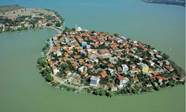 Glyaz Ky Bursa'nn Nilfer lesine bal Uluabat gl kysnda yer alan kk bir balk ky.