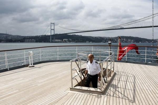 Tarihi yat, nemli konuklarn arlamadan nce "tecrbe seferi" iin stanbul Kurueme Liman'ndan demir ald.