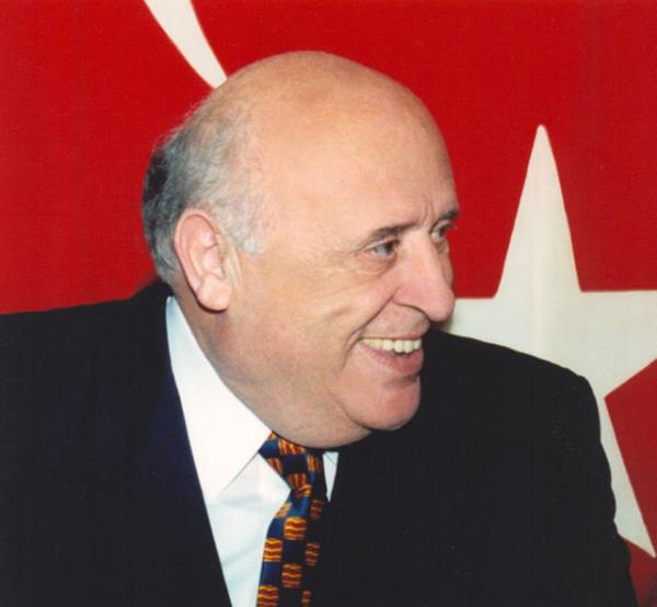 Babakanlk yapt tarihler: 27 Ekim 1965 - 26 Mart 1971 (30,31,32. Hkmet) 31 Mart 1975 - 21 Haziran 1977 ( 39. Hkmet) 21 Temmuz 1977 - 5 Ocak 1978 (41. Hkmet) 12 Kasm 1979 - 12 Eyll 1980 (43. Hkmet)