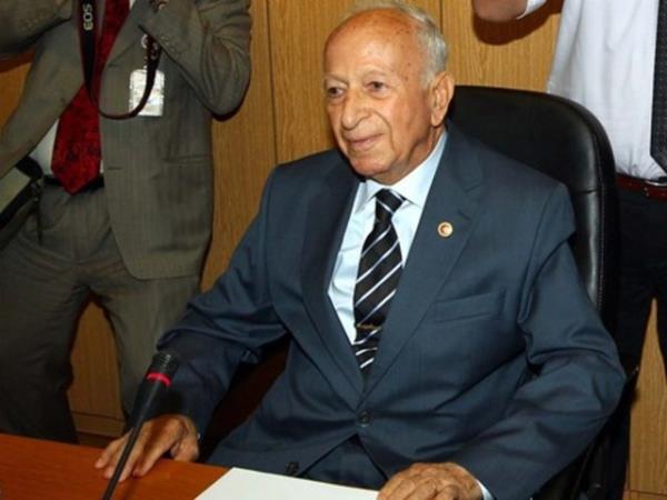 Babakanlk yapt tarihler: 21 Eyll 1980 - 13 Aralk 1983 (44. Hkmet)