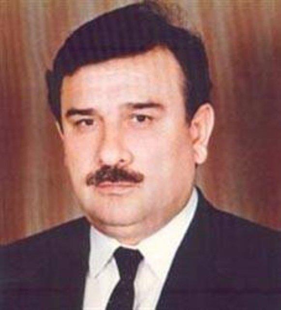 <br><b>YILDIRIM AKBULUT </b></br>  Doum yeri: Erzincan   <br>Doum tarihi : 1935</br>