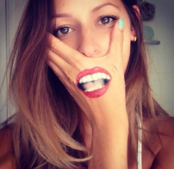 te Laura Jenkinson'n insann azn ak brakan "az boyalar"