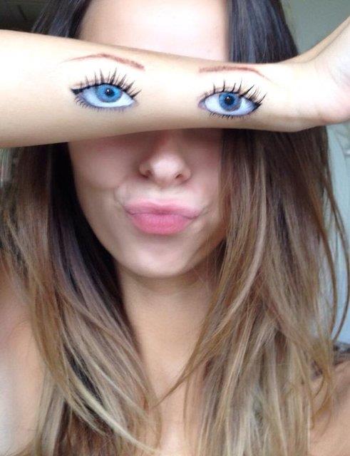 Genellikle az blgesini boyayayan Jenkinson, her bir almasnda ortaya adeta bir eser karyor.