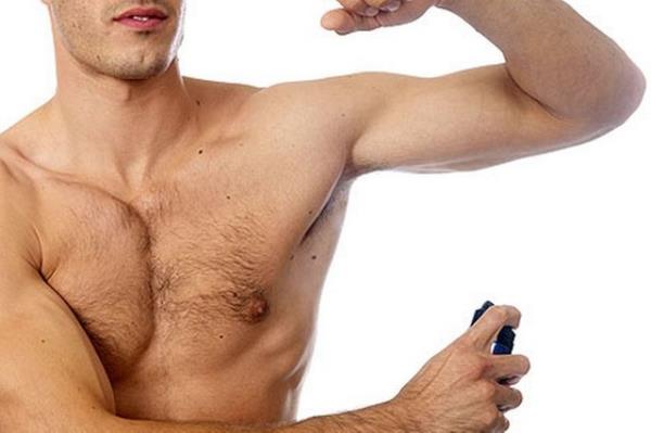 Daniel Hurley isimli ocuk, ocak aynda Lynx isimli deodorant evinin banyosunda kullandktan sonra yere ylp kald. Deodorantta bulunan volatil (uucu) maddenin ocuun kalp ritmini bozduu belirtiliyor.