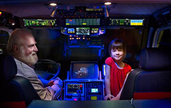 Bu ultra ftristik aracn adn da 4 yandaki kz Kira iin 'karavan'la birletirerek 'Kiravan' koymu.