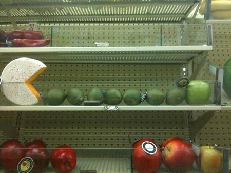 dikkat dikkat reyonlarda "pacman" var