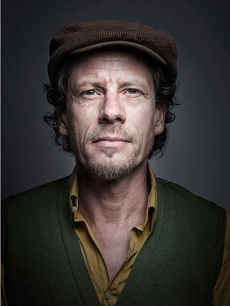 Sahiplerinin kyafetlerini giyin