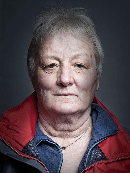 Sahiplerinin kyafetlerini giyin