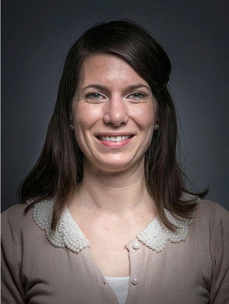 Sahiplerinin kyafetlerini giyin