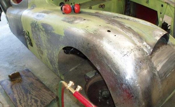 Gnmze kadar poplerliini srdren Jaguar XK120, klasik otomobil sevenlerin gzdesi olmaya devam ediyor.