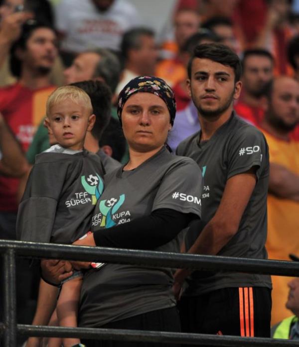 Manisa'da oynanan Sper kupa mann gelirleri Soma'da hayatn kaybedenlerin yaknlarna verilecek.