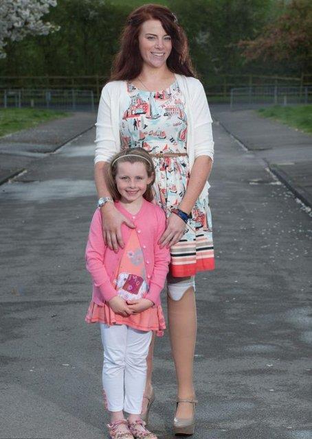 Ar yaraland saldrda rahminden de yara alan Campbell, 8 ay nce bir kz ocuu dnyaya getirdii iin ansl olduunu sylyor.