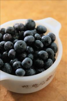 <p><b>KARA ZM:</b></p> Son 10 yl iindeki almalar, kara zmn kanser nleyici rolne iaret ediyor. Ayrca kalp damar hastalklarndan da koruyor. ekirdei ve kabuuyla birlikte yenmesi gerekiyor. Gnde 1-2 bardak kadar tketilebilir.