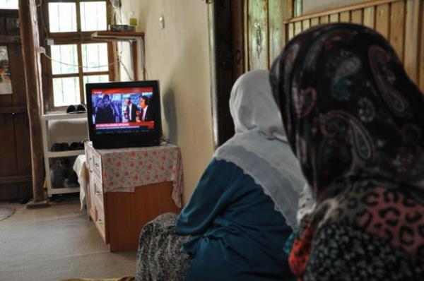 AK Parti 1. Olaanst Byk Kongresi'ni, Davutolu'nun ailesi heyecan ve gzyalaryla takip etti.