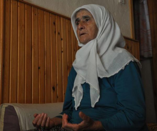 AK Parti 1. Olaanst Byk Kongresi'ni, Dileri Bakan ve AK Parti Genel Bakan aday Ahmet Davutolu'nun memleketi Takent'te akrabalar ve hemehrileri heyecanla izledi.