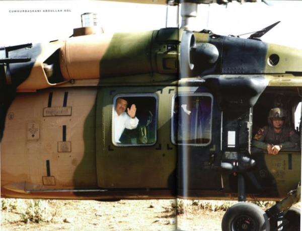 lk yurtii gezisine Van'dan balayan Abdullah Gl, buradan askeri helikopterle Hakkari'ye geerek askeri birlikleri ziyaret etti. (Van-11 Eyll 2007)