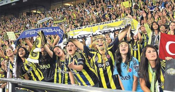 En nemli yeniliklerden olan tribn kapatma cezasnda, kulplerin Trkiye Futbol Federasyonu'na (TFF) bildirdikleri stadyum krokilerine gre belirlenen tribn veya tribnlere seyirci sokulmayacak ve bu ceza uygulanrken kale arkalar ve dier karlkl iki tribn olmak zere toplam 4 tribn dikkate alnacak. Bu ceza, irkin ve kt tezahrat eylemlerine verilecek para cezalarndan sonra uygulanacak olup artk kadn ve ocuk taraftarlarn seyircisiz oynanan msabakalara cretsiz olarak girmesi uygulamas kaldrld.