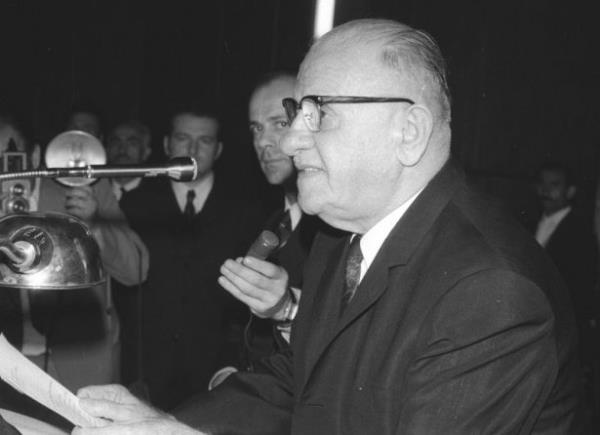 Trkiye Cumhuriyeti'nin 5'inci cumhurbakan olarak seilen Genelkurmay eski Bakan emekli Orgeneral Cevdet Sunay Senato'da dzenlenen yemin treninde...