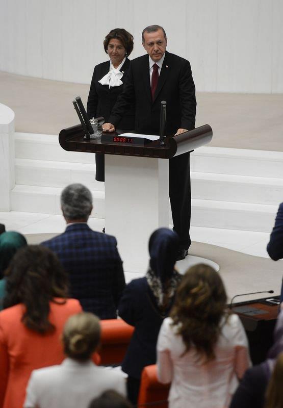 12. Cumhurbakan Recep Tayyip Erdoan, TBMM Genel Kurulu'nda, ant ierek grevine balad.