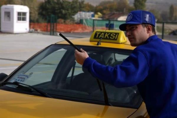 Aracnzn n ve varsa arka cam ykama sistemleri alr durumda, aynalar da eksiksiz ve hasarsz olmaldr.