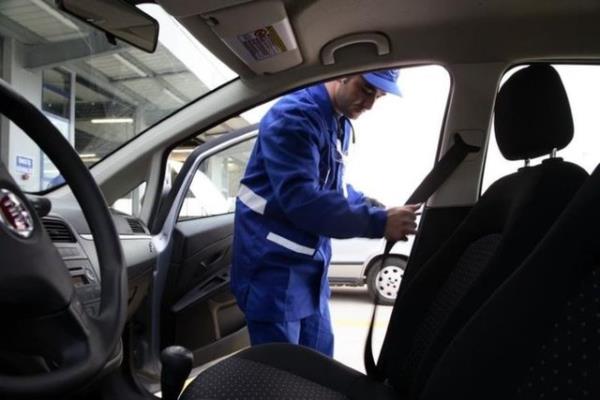 Emniyet kemerlerinin, tam ve alr durumda olmas gerekmektedir.