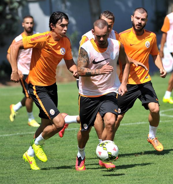 Anderlecht tam Galatasaray'n manaszca kt oynayp sahasnda 2-1 yenilecei takm