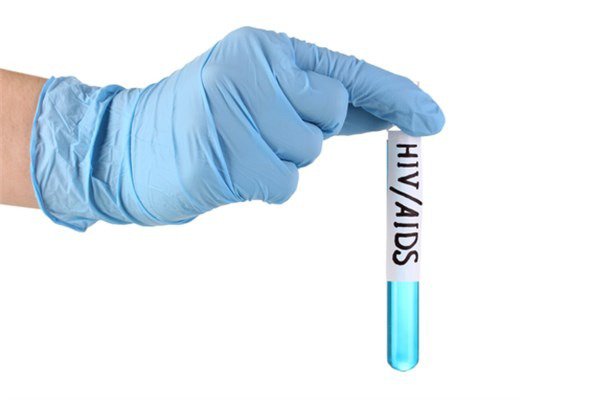 <br><b>AIDS</b></br>  Dnya genelinde bir ylda HIV virs nedeniyle ortalama 1,6 milyon kii hayatn kaybediyor.