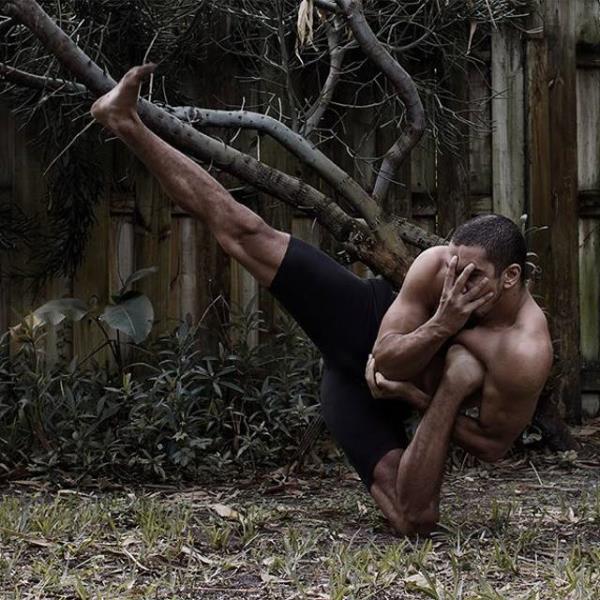 Asl ad Rauf Yasit olan 'Rubberlegz' adyla bilinen dans vcuduyla yapt imkansz hareketlerle dnya apnda bir n yapt.