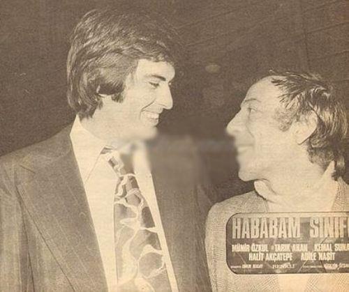 ?Hababam Snf? filminin afiindeki ilgin ayrnt Ses Dergisi'nde yaynlanan ?Bu bir olaydr? balkl haberin devam yle: ?Yeilam'da teden beri sregelen ve zaman zaman da oyuncular arasnda olaylara neden olan bir sorun vardr. Afi meselesi? imdiye dek afiteki isim dzeni yznden sanatlar arasnda dargnlklara varan tartmalarn ktna tank olduk