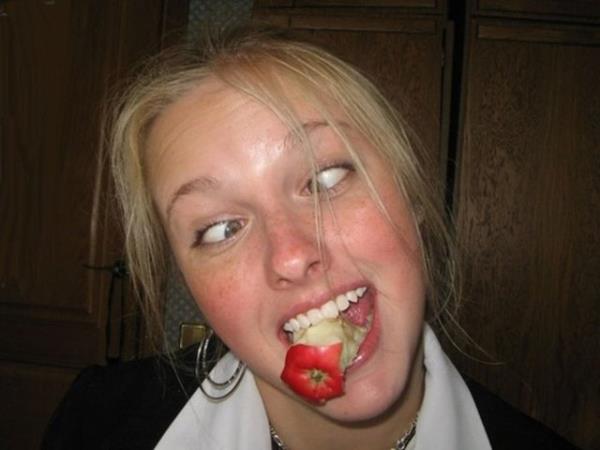 S1: Anne, yemegim bitti. disari cikabilir miyim oyun oynamaya?   <br>S2: Dersin bitti mi?</br>