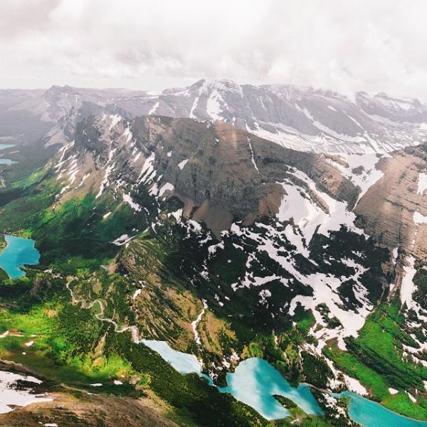 Akll telefonlar iin gelitirilen fotoraf uygulamas Instagram, ok sayda yetenekli fotorafy bnyesinde bulunduruyor.