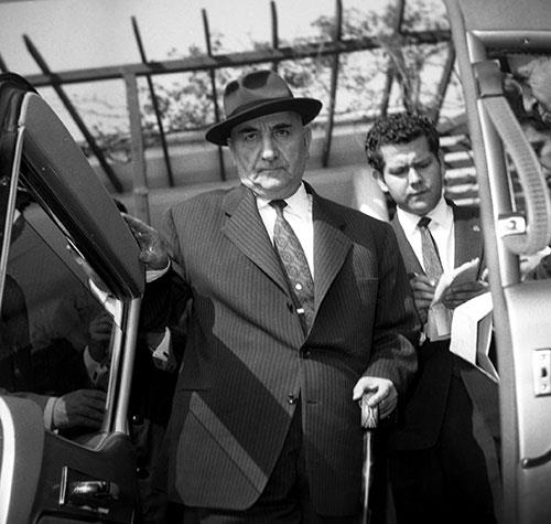 2 yla yaklaan alma srasnda daha nce yaynlanmam yz binlerce kare film tarand, bir anlamda Cumhurbakanlar'nn grsel tarihi hazrland.