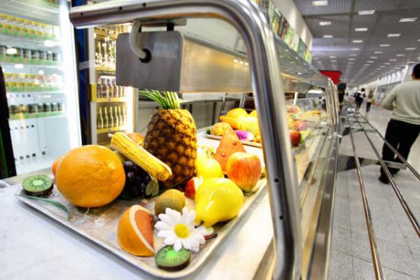 <b>PORTAKAL VE ANANAS:</b> Di minesini korumann yan sra, tkrk salgs zerinde olumlu ynde etkiye sahiptir.