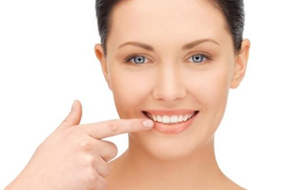 <b>SUSAM TOHUMU:</b> Dilerdeki bakteri plak oluumunu azaltr ve buna bal olarak di eti sal iin ok nemlidir tar.