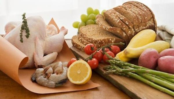 Amerikan Kalp Birlii, tereya, yal st, peynir ve et gibi doymu ya ieren besinlerden aldn kalorinin, gnlk kalori tketiminin yzde yedisini gememesini neriyor.