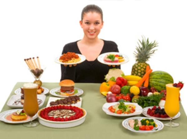 Doktor Hayes, "Hibir besin tek bana seni ldrmez ya da hayatn kurtarmaz. Doru beslenme, eitli salkl besinler iermeli" diyor.