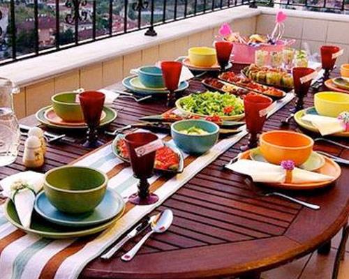 Ramazanda Kilo Almamak iin rnek Program  &#8232;  Salkl Sahur Seenekleri    1 su barda kadar halanm makarna ile peynir veya yourt    1 dilim az yal sebzeli brek, 1 bardak ayran ve  ekersiz komposto    1 adet kepekli tost, s sebze, 1 bardak ayran ve 1 meyve    2 dilim tam buday ekmei, 1 dilim peynir, 1 yumurta, 1 meyve, 4 tam ceviz, s sebze    1 kase orba,1 avu ii pide, 1 tabak az yal sebze yemei, cack    1 yumurta sars, 2 yumurta beyaz  ile bol domatesli-biberli melemen, 1 dilim peynir, 2 dilim ekmek