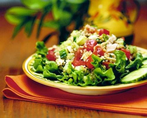 * Salata hazrlarken iine 1 tatl ka kadar ya eklemek, yada eriyen (A, D, E, K) vitaminlerin emilimi iin yeterlidir fazlasn eklemeye gerek yoktur. Unutmayn, eklenen her tatl ka ya 45 kaloridir.