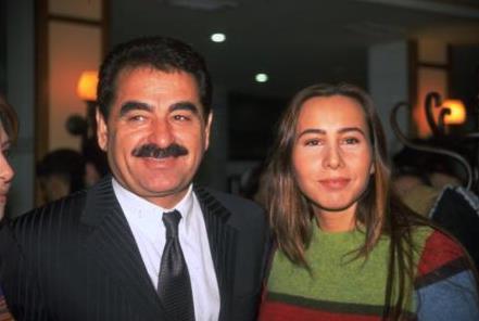 �imdilerde unutulan de�erlerimizden �bo Show ve Tatl�ses'in yan�ndan ay�rmad��� Asena