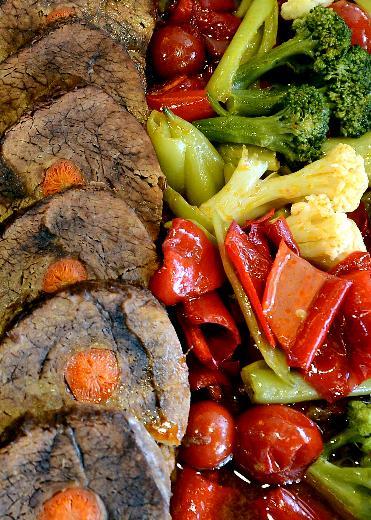 ftara peynir, domates, zeytin gibi kahvaltlklar veya orba gibi hafif yemeklerle balanmal, 10-15 dakika sonra az yal et yemei, sebze yemei veya salatayla devam edilmelidir.