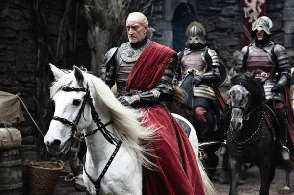 Game of Thrones George R.R. Martin'in fantastik t�rdeki roman�ndan diziye uyarlanan Game of Thrones, (Taht Oyunlar�) 2015'in en merak edilen dizilerinden bir tanesi. Dizinin merakla beklenen 5'�nc� sezonu 2015 y�l�nda sevenleriyle bulu�acak.