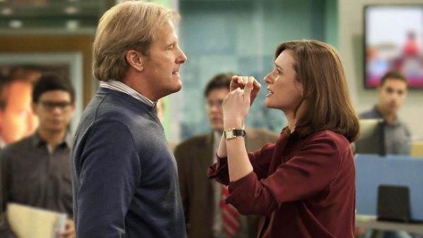 The Newsroom 'Atlantis Cable News' isimli hayali bir televizyon kanal�nda �al��an gazetecilerin maceralar�n� anlatan ve ger�ek olaylardan esinlenilen dizi, 3?�nc� ve final sezonuyla 2014 y�l�nda izleyicisine veda edecek.