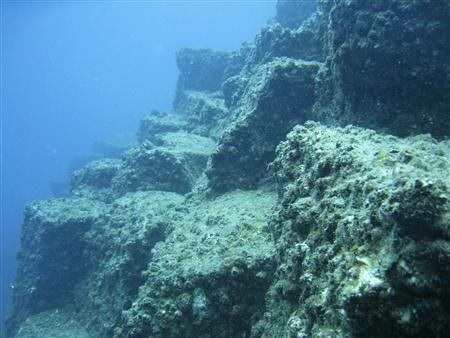 G�n�m�zde Polinezya, Mikronezya ve Melanezya tak�madalar�n� olu�turan adalar, muhtemelen bu k�ta'dan arta kalan par�alard�r.