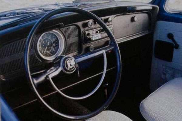 1948 yılında fabrikanın yönetimi yeniden Almanlara geçti. 1972'de ise 15.007.034?üncü Kaplumbağa?nın montajıyla Volkswagen?dünya şampiyonu? imalatçı oldu ve Ford Model T?nin (Tin Lizzy) rekorunu kırdı.