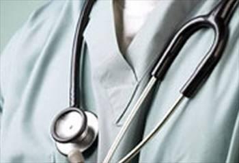 <p><b>HASTALIIN BELRTLER:</b></p>   Derinin belirli bir blgesinde yanma batma tarznda ar ve duyarllk artdr. Bu ar dkntnn gelimesinden 2-3 gn nce dknt alannda balar. Bu arada ba ars ve ate olabilir. Bu alanda daha sonra kzarklk ve effaf su kabarcklar gruplar halinde oluur.