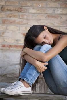 <p><b>DEPRESYON:</b></p>   Kiinin sosyal ilevlerini ve gnlk yaama dair etkinliklerini rahatsz edecek, bozacak dereceye ulam znt durumudur.